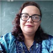 Professora de educação especial, com método ativo e holístico para cada indivíduo e seus processos de aprendizado